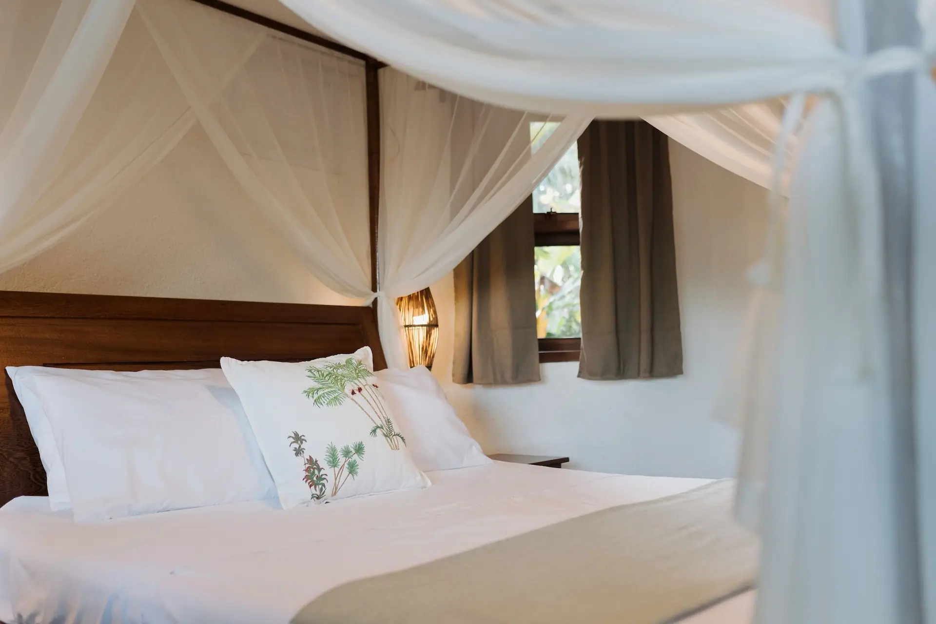 suite-luxo-frente-mar-com-hidromassagem-bahia-03